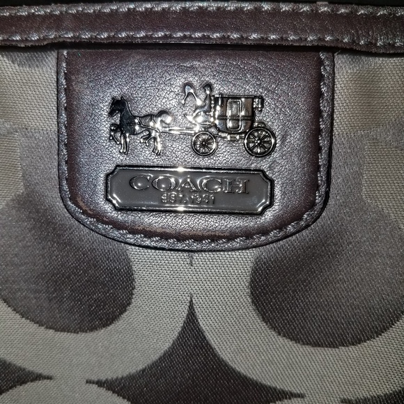 Coach Logo Madison Op Art Lindsey Bag - Picture 4 of 8